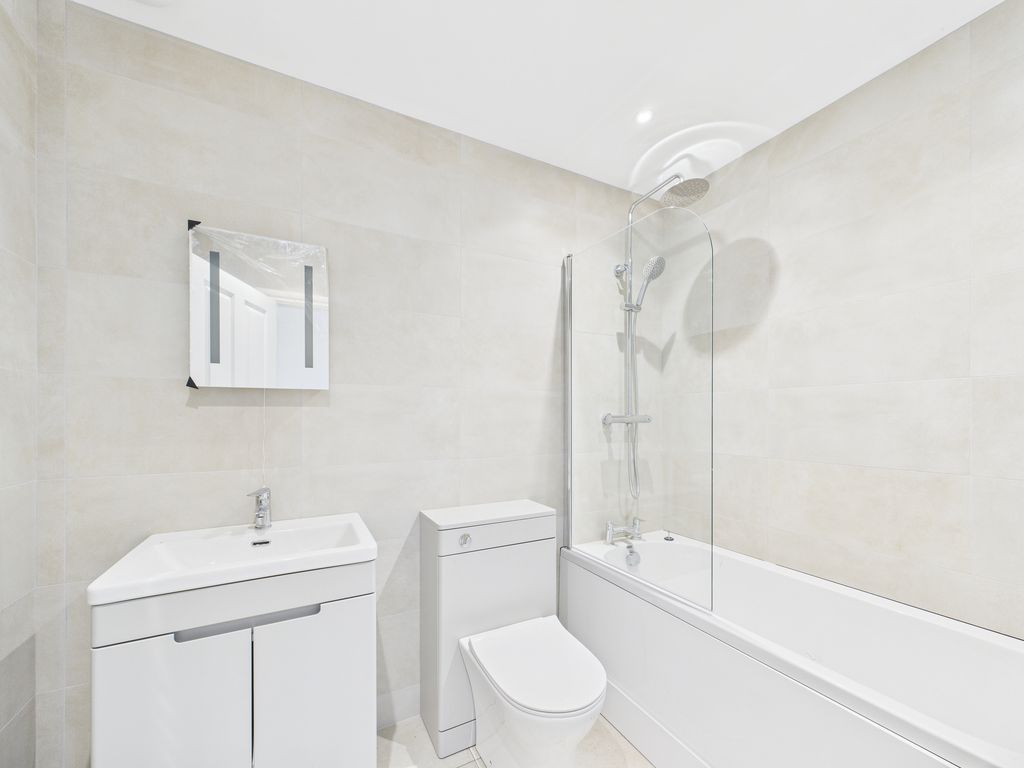 Property photo 3 of 6 Bathroom