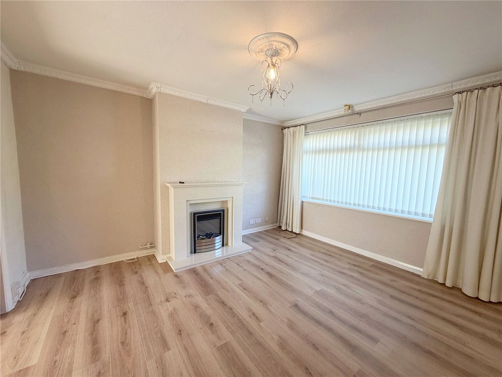Property photo 3 of 19 Picture No. 02