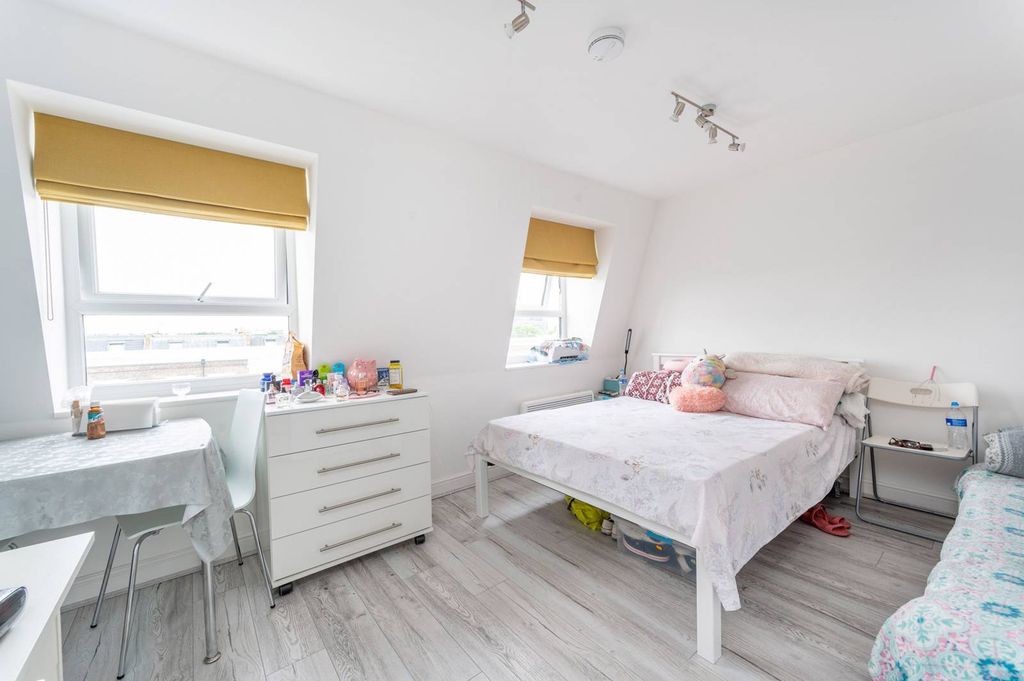 Property photo 2 of 4