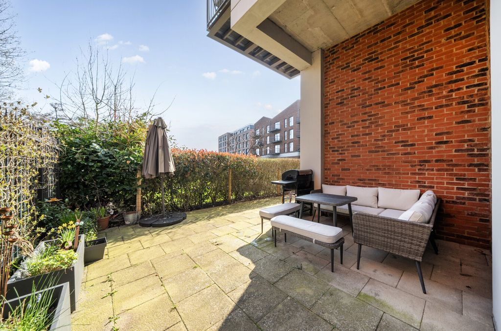 Property photo 3 of 8