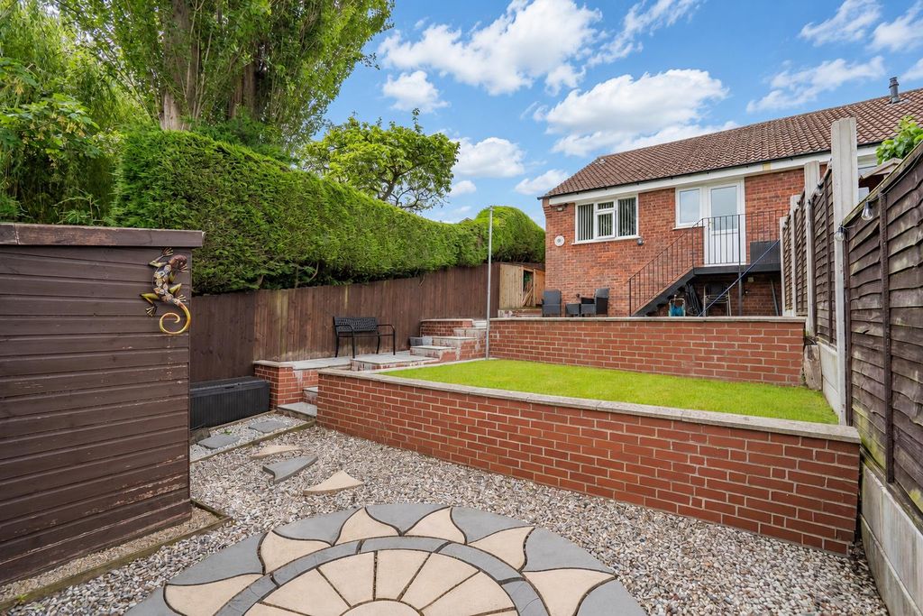 Property photo 2 of 11 External