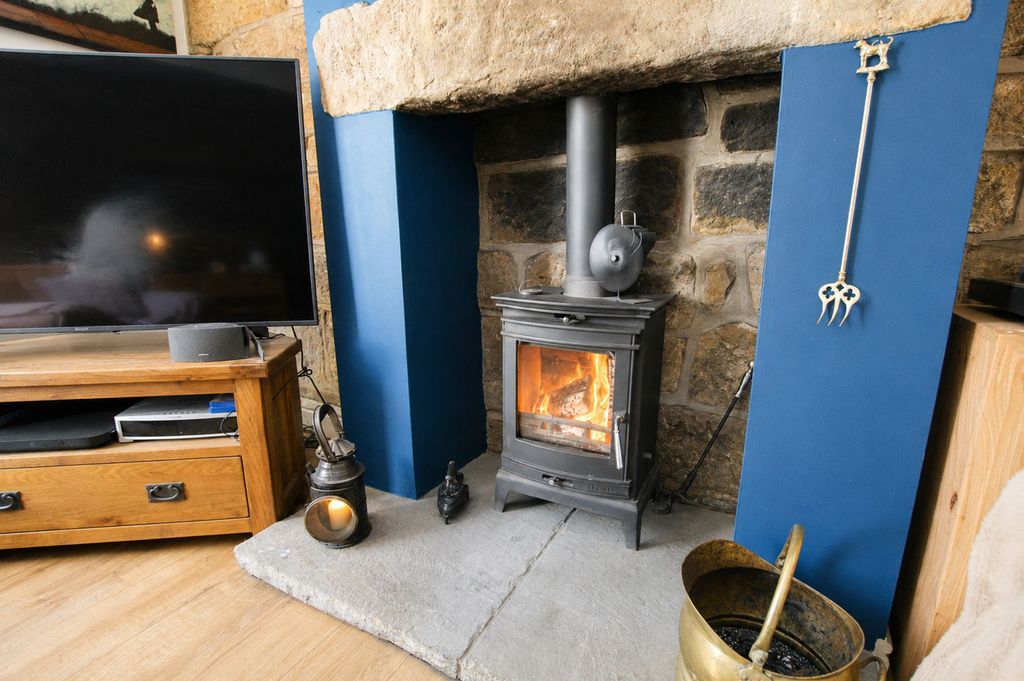 Property photo 2 of 23