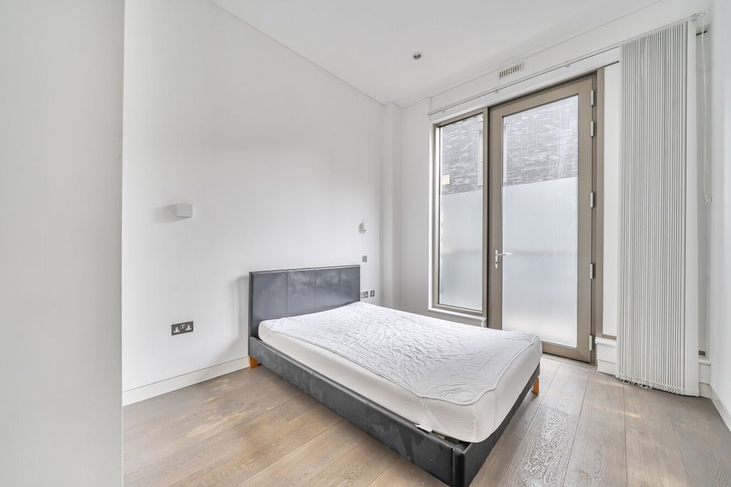 Property photo 3 of 20 1407146-1-697Cbb0...