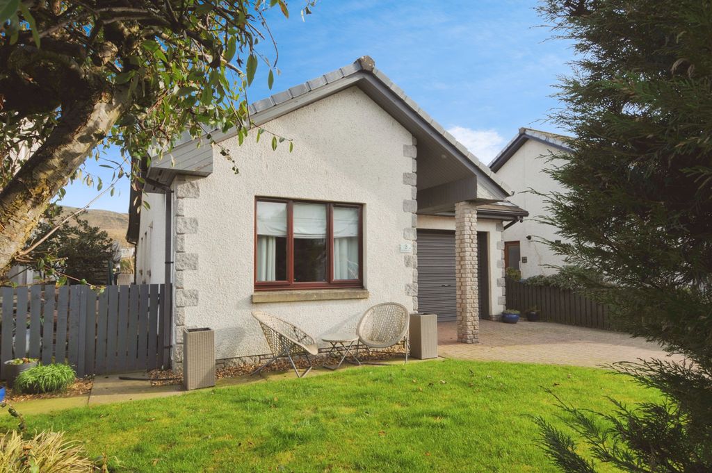 Property photo 2 of 14 Outside