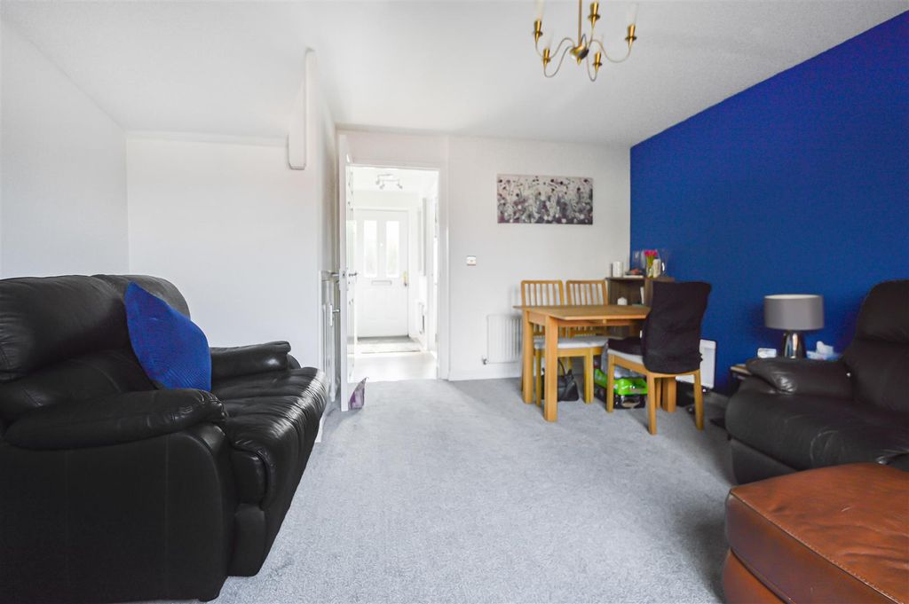 Property photo 3 of 14 6_80182.Jpg