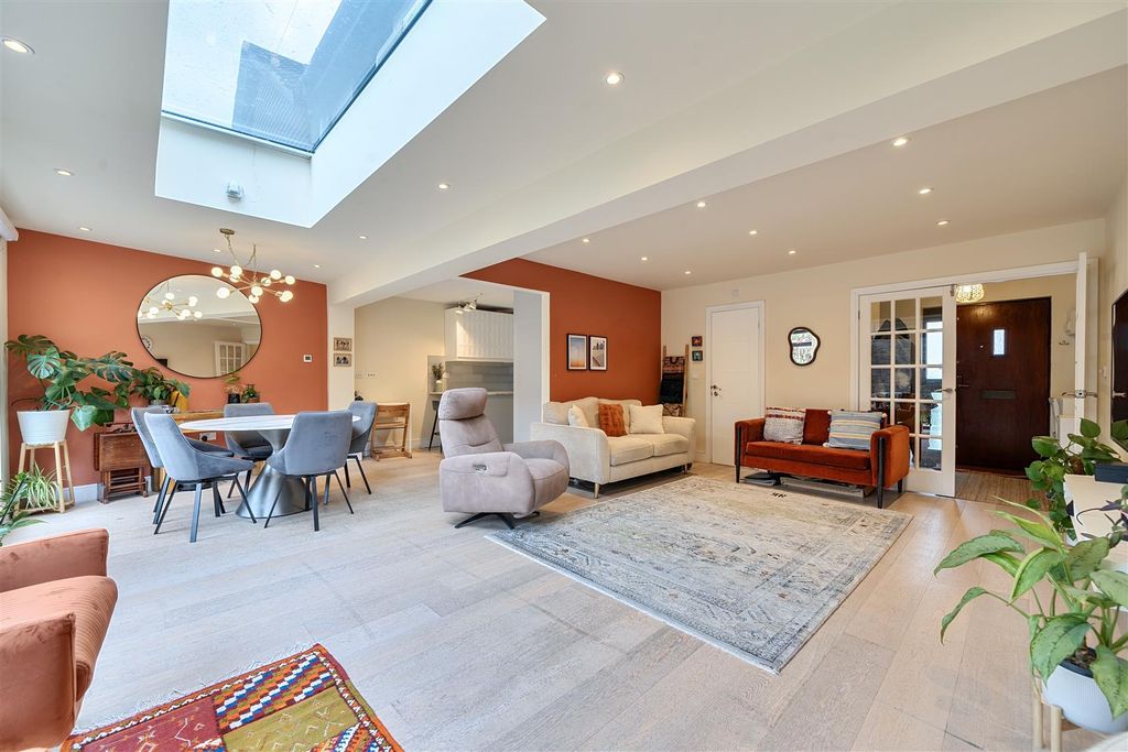 Property photo 2 of 20 Talman Grove