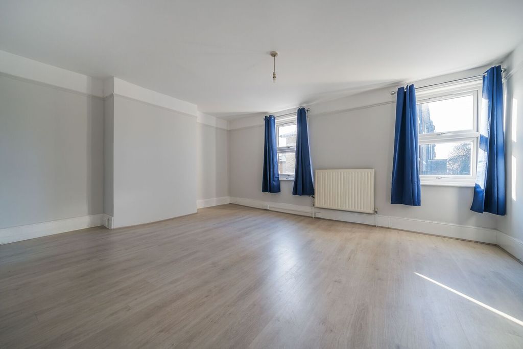 Property photo 3 of 20