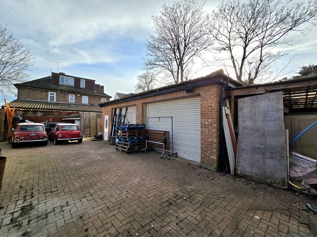 Additional image 36 of 7 bed detached house for saleGreat West Road, Hounslow, Greater London TW5