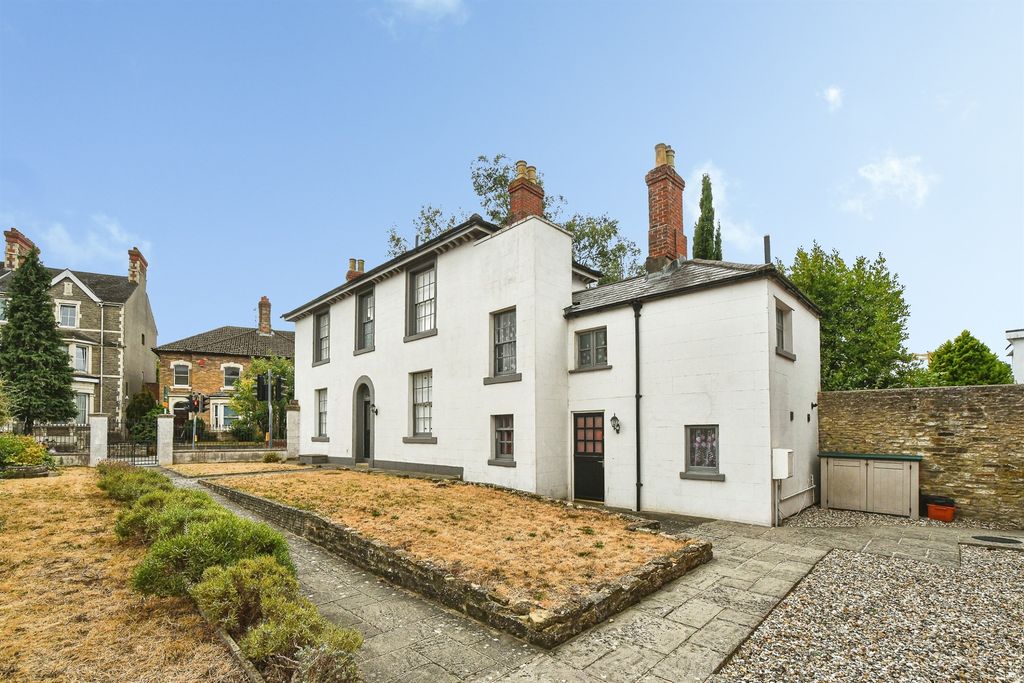 Property photo 1 of 17
