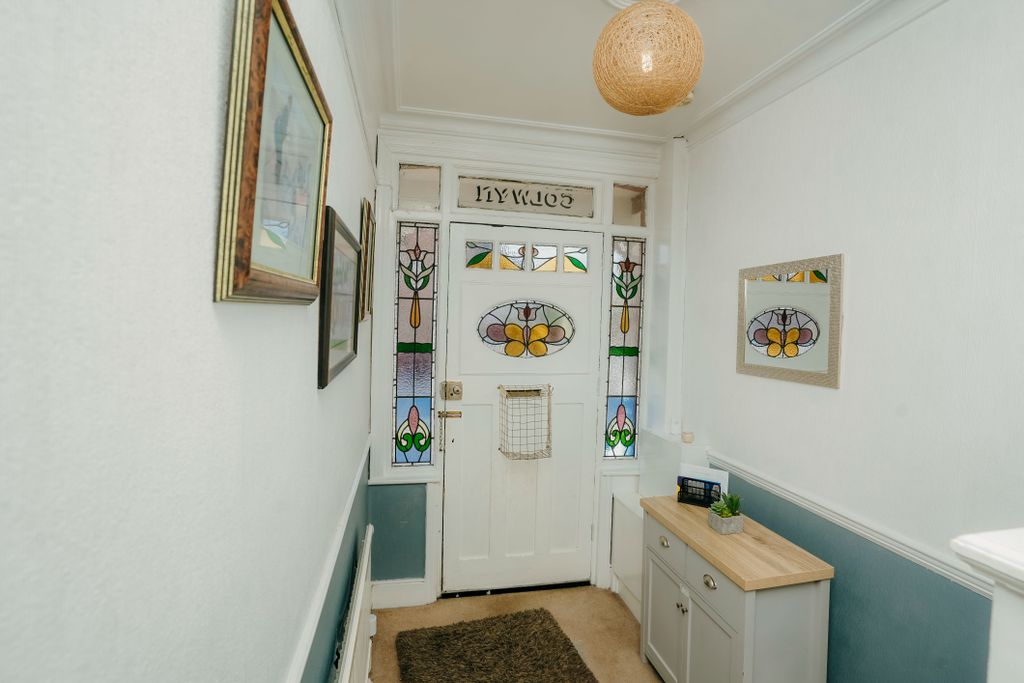 Property photo 2 of 22