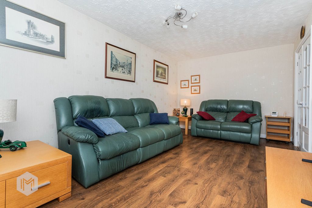 Property photo 2 of 22 Picture No. 11