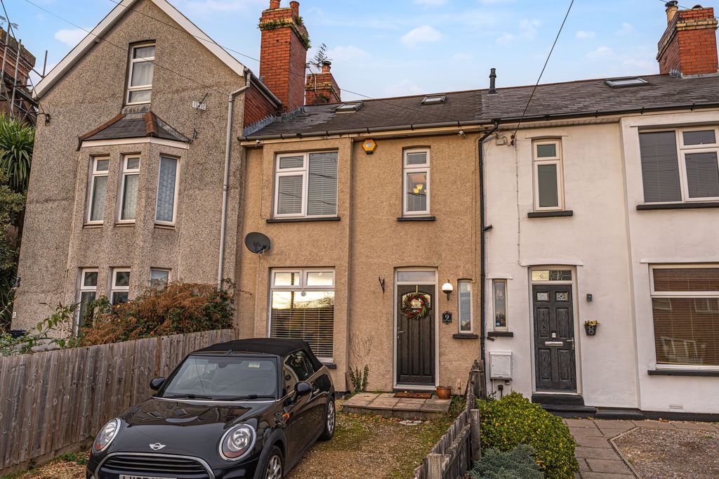 Property photo 1 of 32