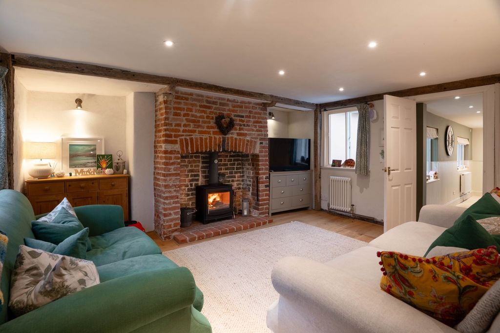 Property photo 3 of 23