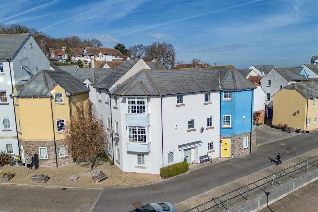 Property photo 2 of 53 Picture No. 11