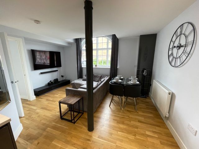 Property photo 3 of 8 Bedroom