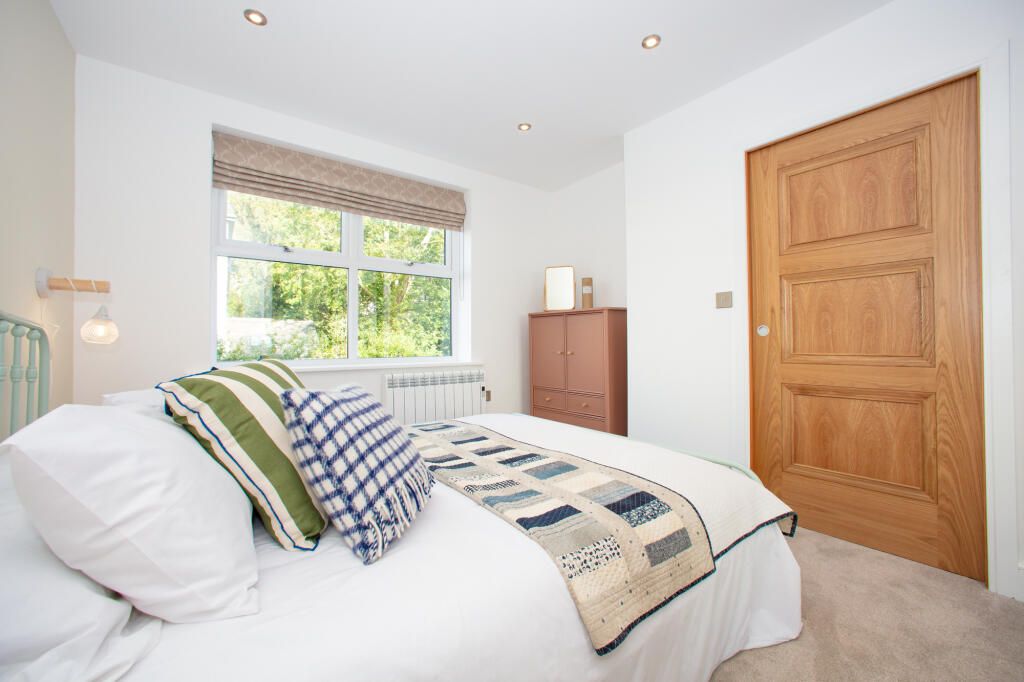 Property photo 3 of 6 Gallery