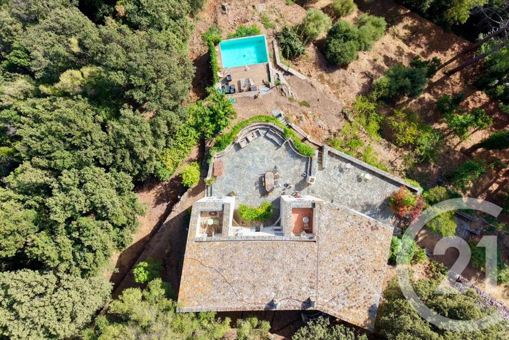 Property photo 1 of 29 Xviiith-Century Historic Estate With Sea View, 140,000 m² Park, Across Corsican Heritage