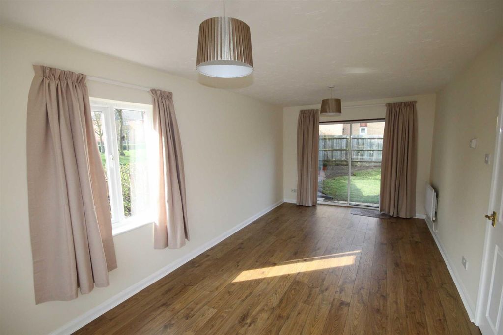 Property photo 3 of 6 Living.Jpg