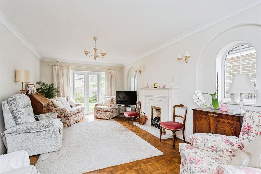 Property photo 2 of 16