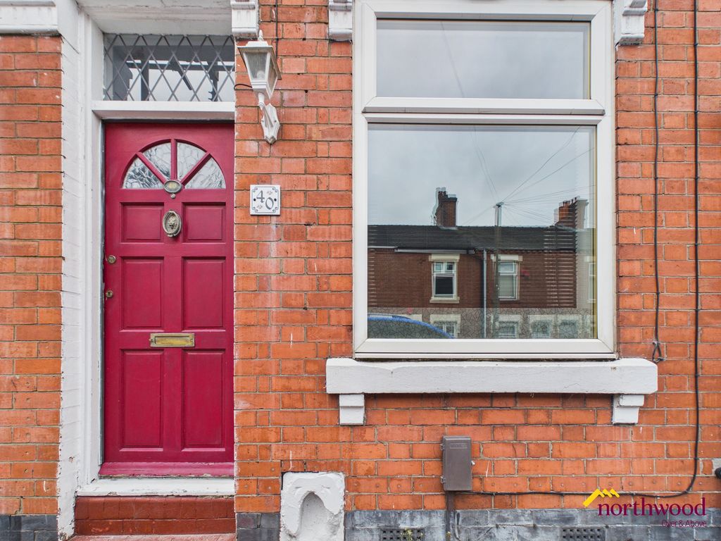 Property photo 2 of 17