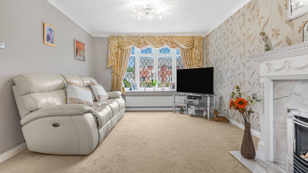 Property photo 2 of 27