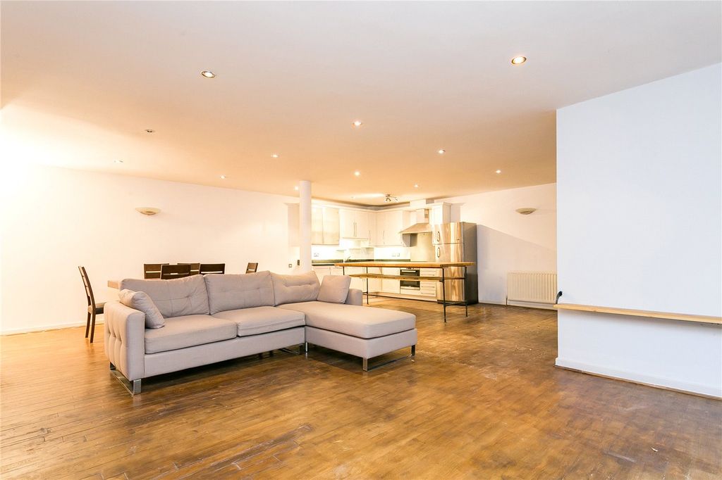 Property photo 3 of 11 Picture No. 08