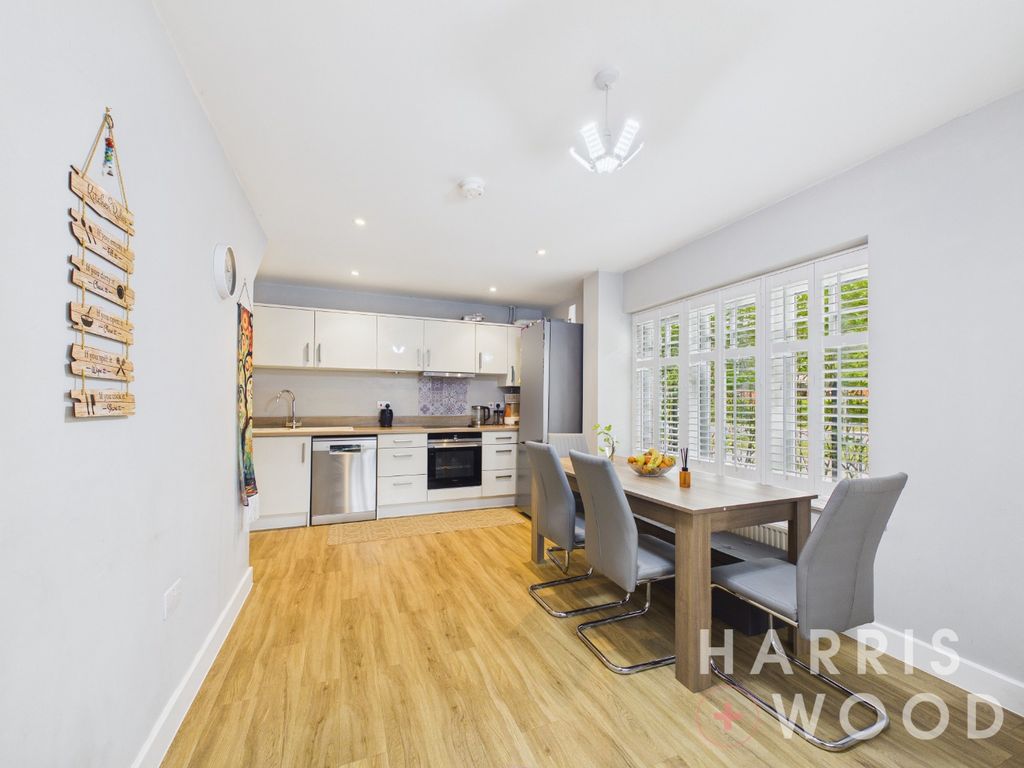 Property photo 2 of 22 5091702