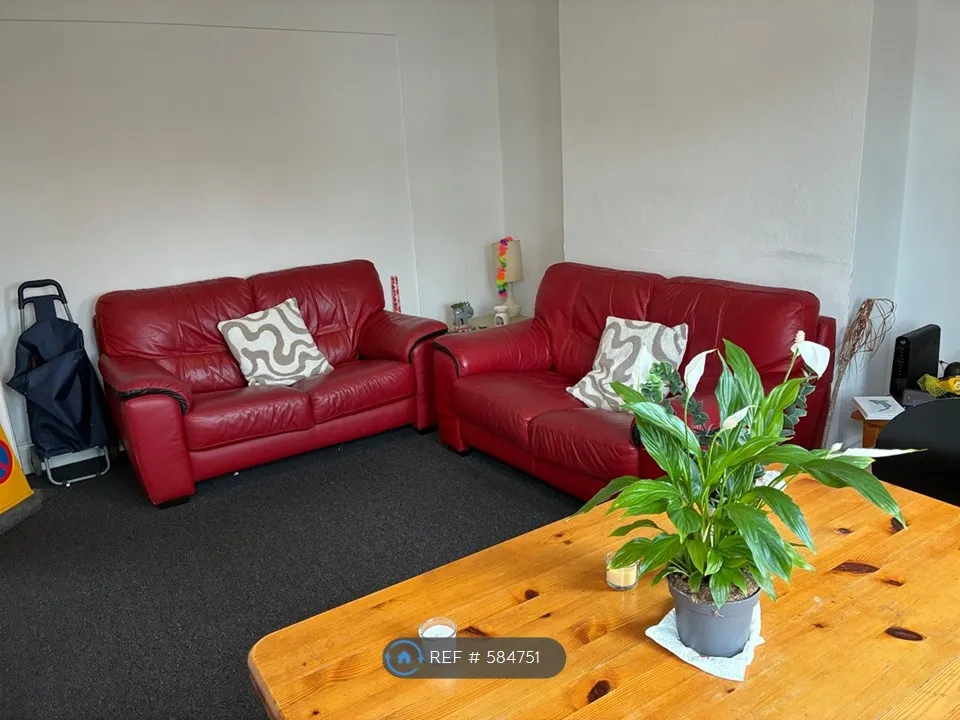 Apartment in Bournemouth, Springbourne - More