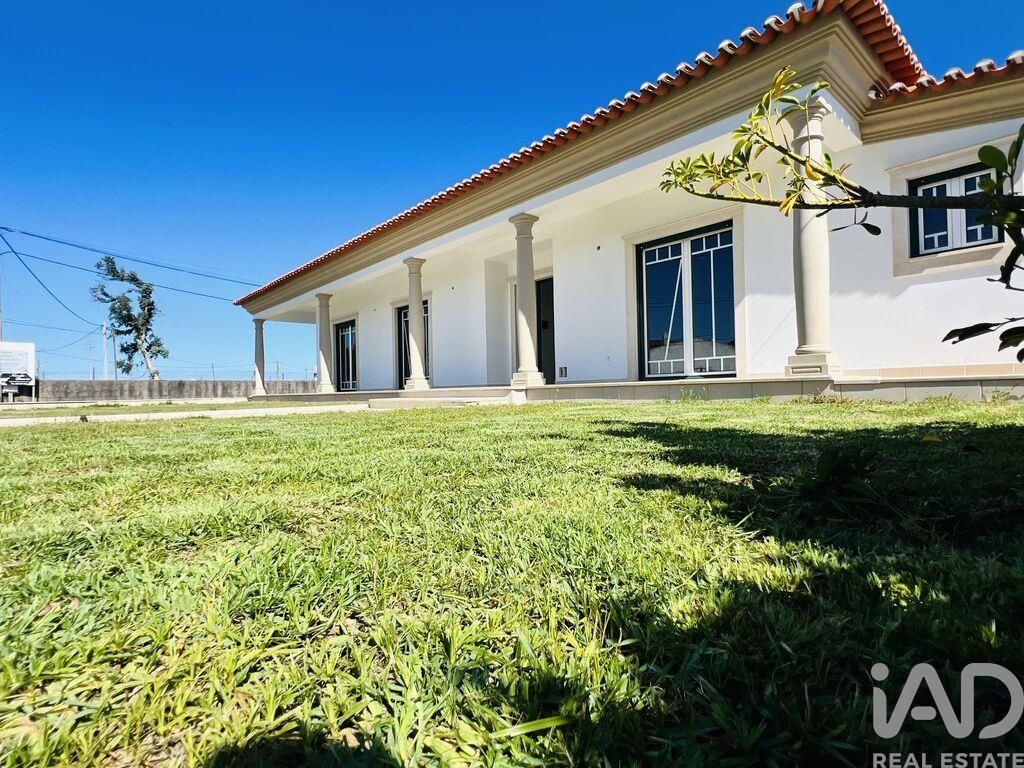 Property photo 1 of 28