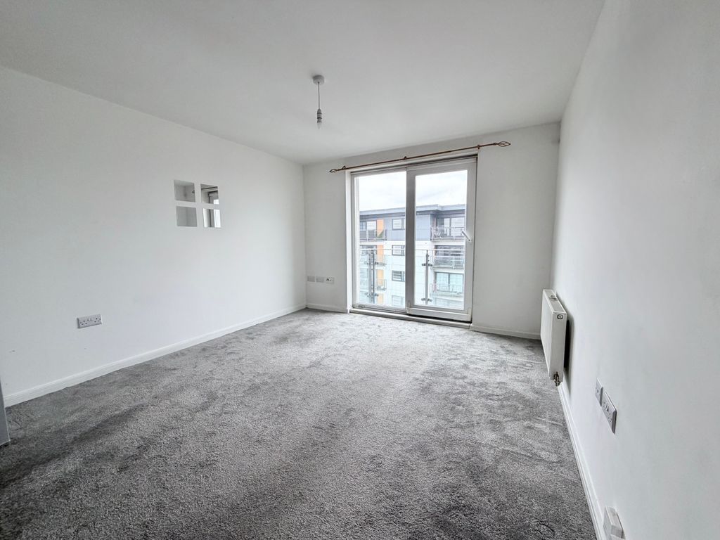 Property photo 3 of 6