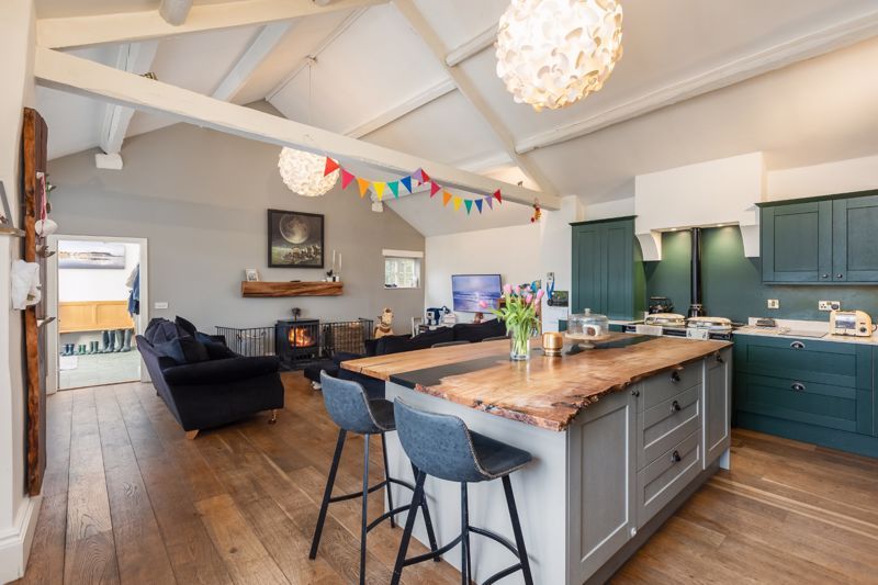 Property photo 2 of 32 Photo 7