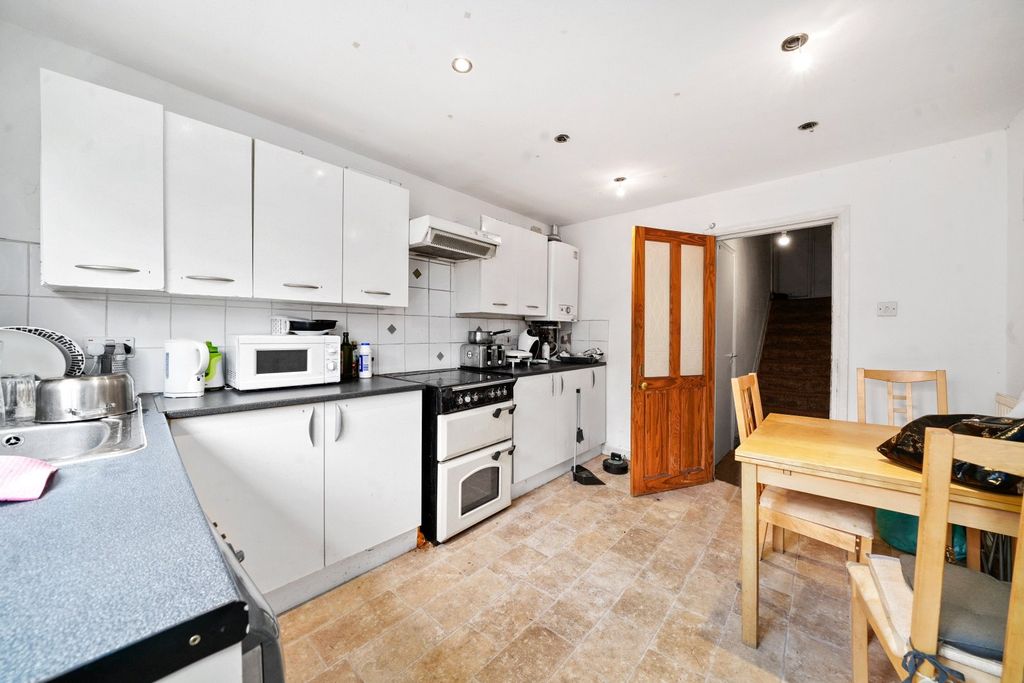 Property photo 2 of 12 Picture No. 06