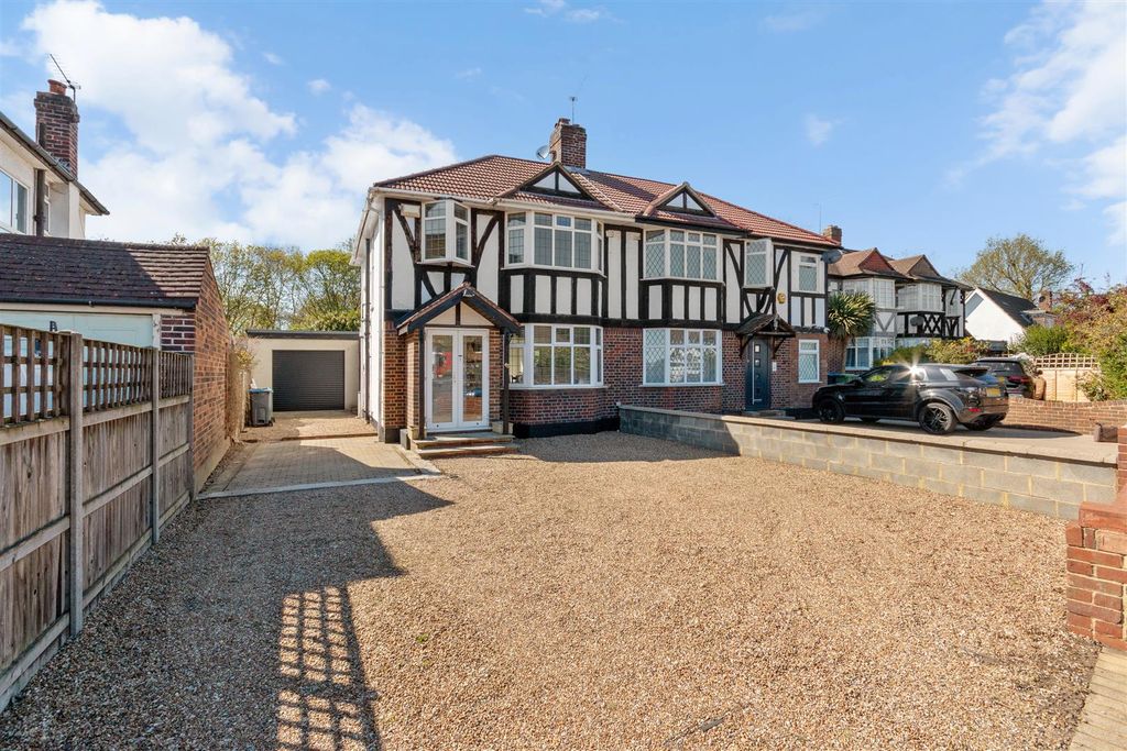 Property photo 1 of 12 External