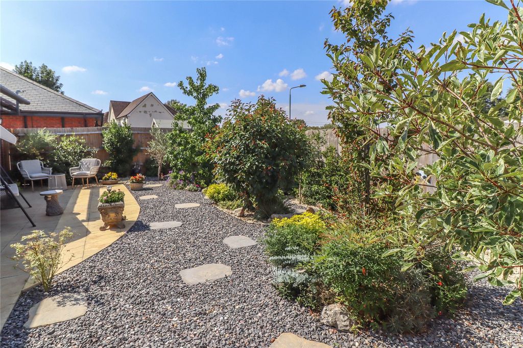 Property photo 2 of 18 Picture No. 21