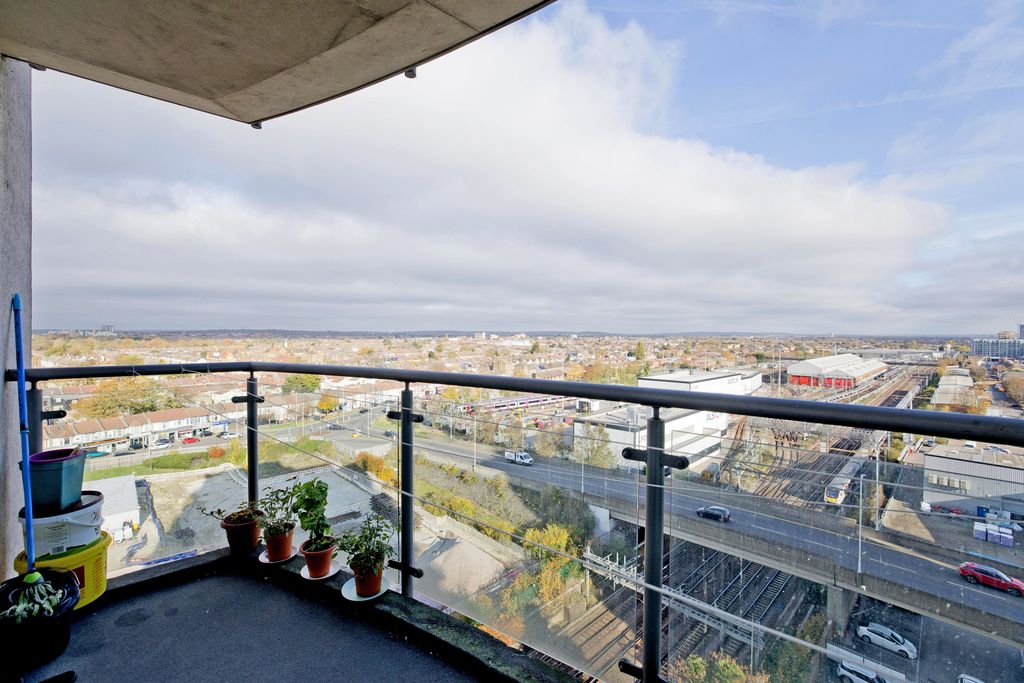 Property photo 2 of 12