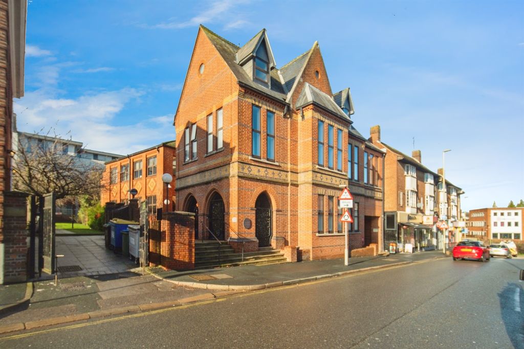 Property photo 1 of 8