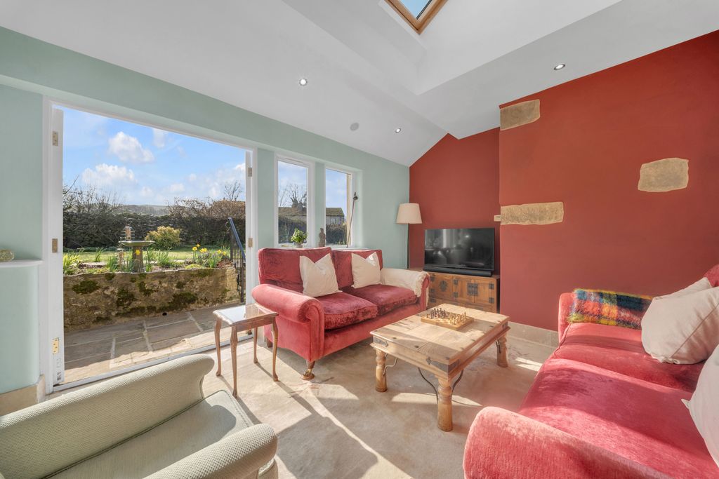 Property photo 2 of 38