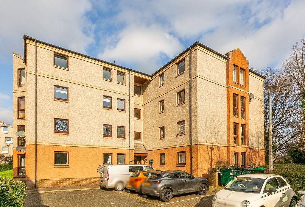 Property photo 2 of 18