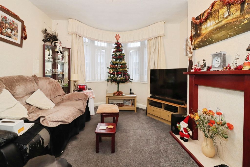 Property photo 3 of 24