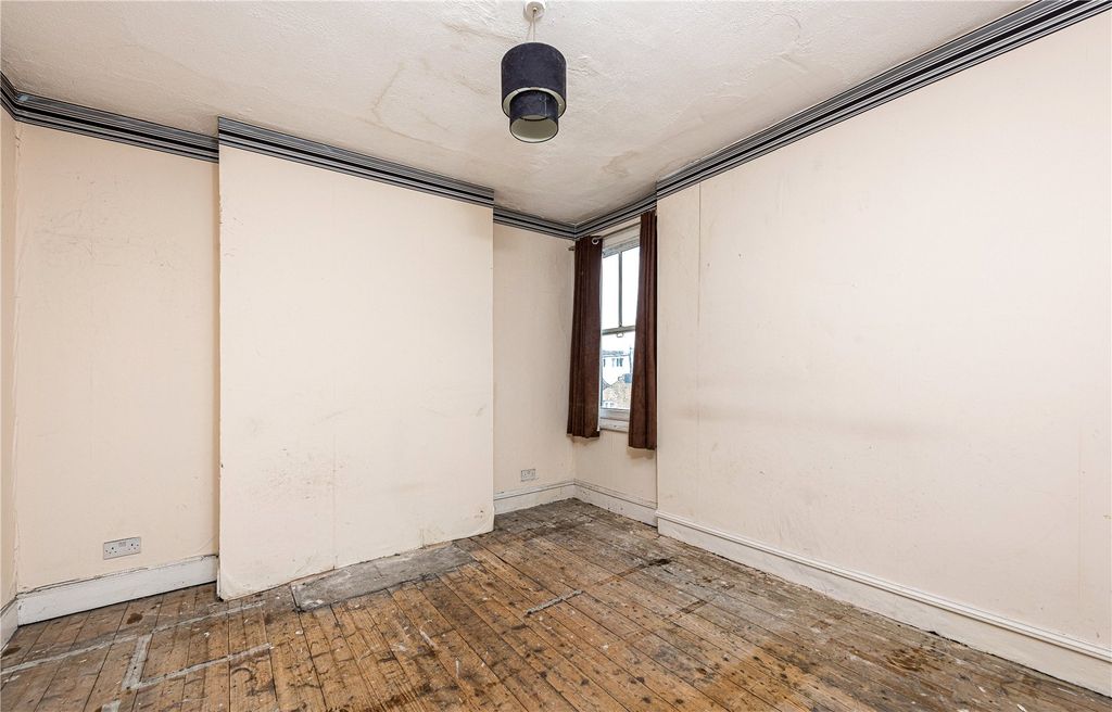 Property photo 3 of 7 Picture No. 05