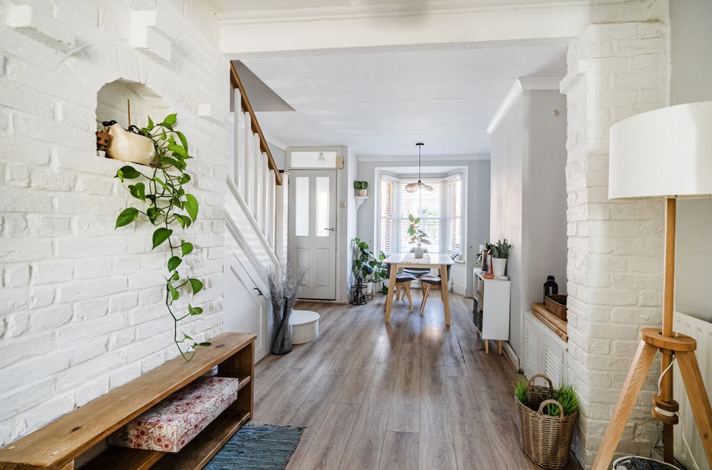 Property photo 2 of 12 1346541-8-68Beda3...