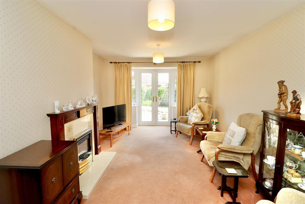 Property photo 3 of 14