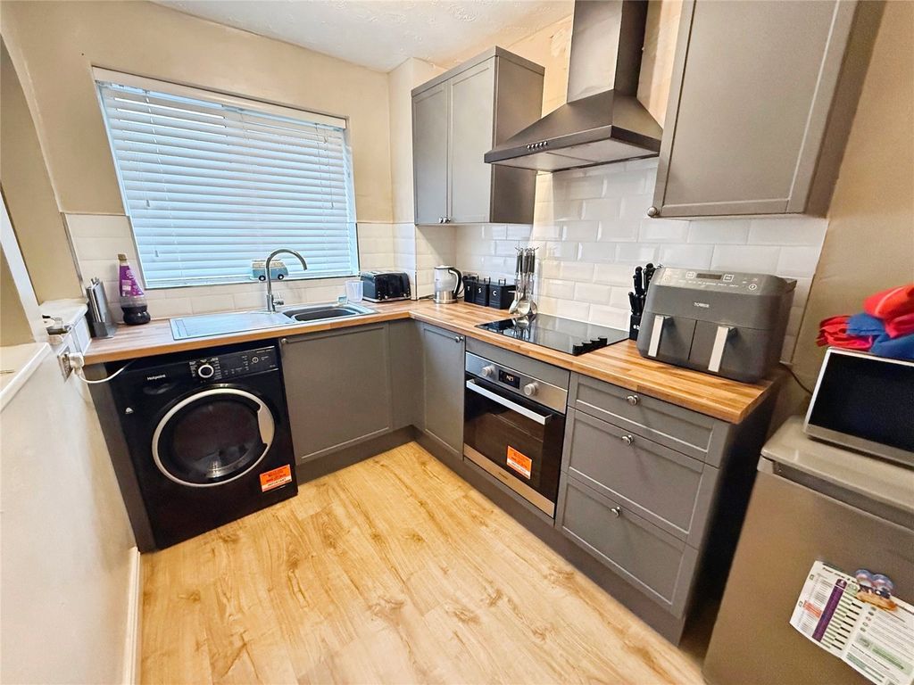 Property photo 2 of 8 Picture No. 07