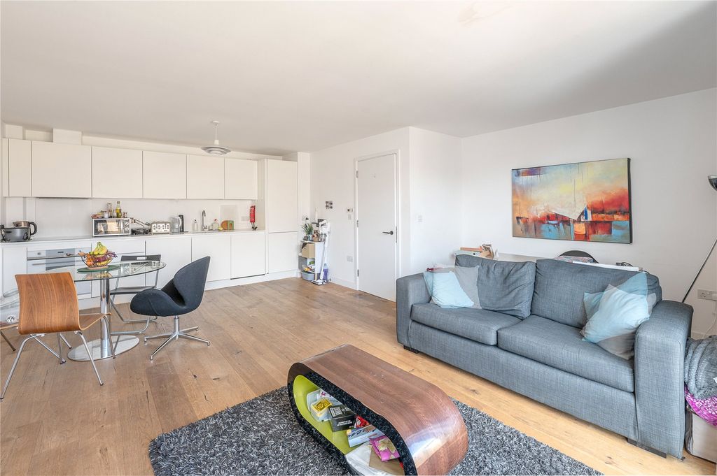 Property photo 1 of 11 Reception Room