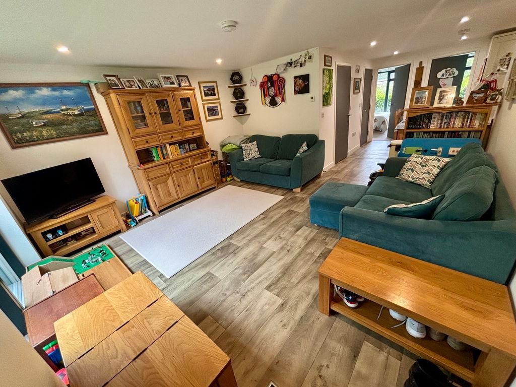 Property photo 2 of 14 Photo 10