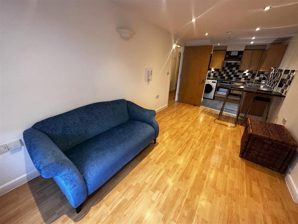 Property photo 2 of 8