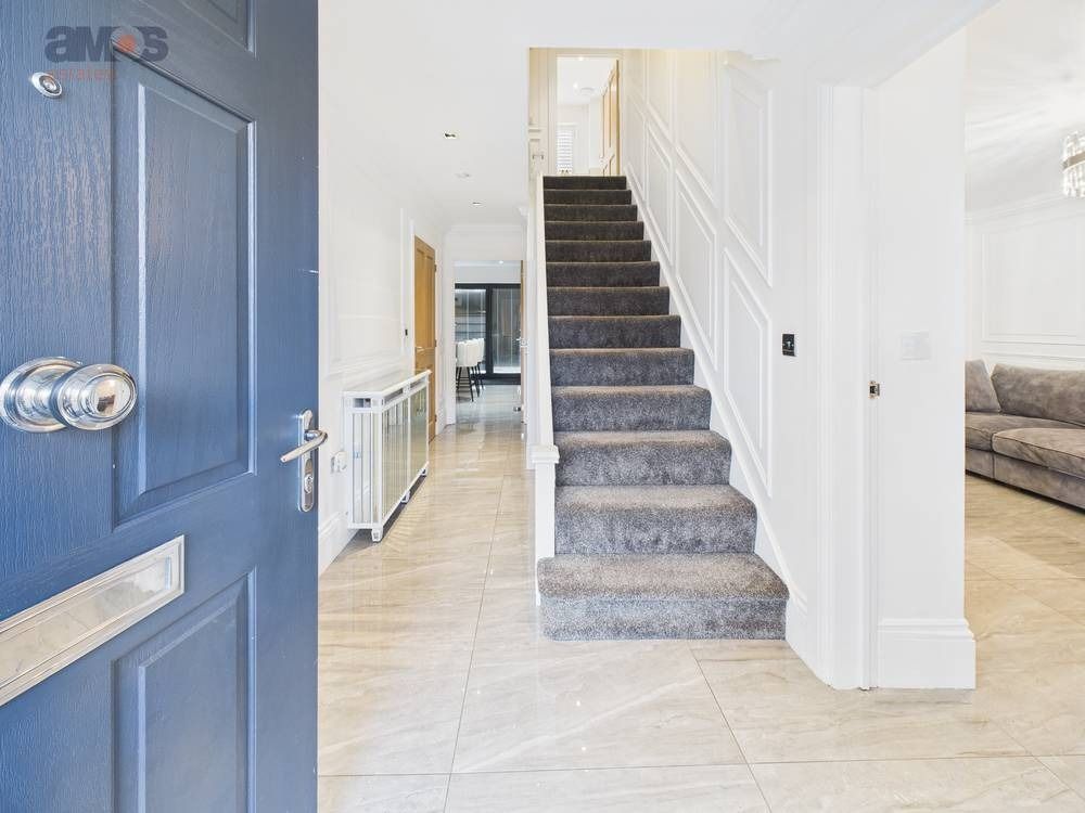 Property photo 3 of 25 4679304