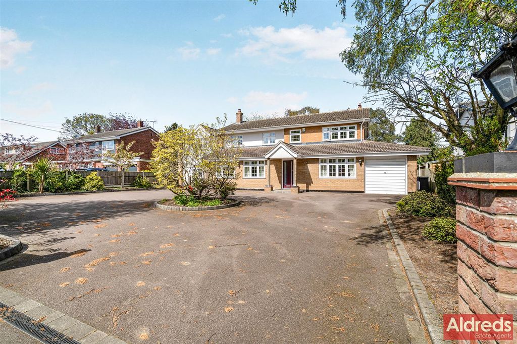 Property photo 1 of 27 Romany Rd (1).Jpg