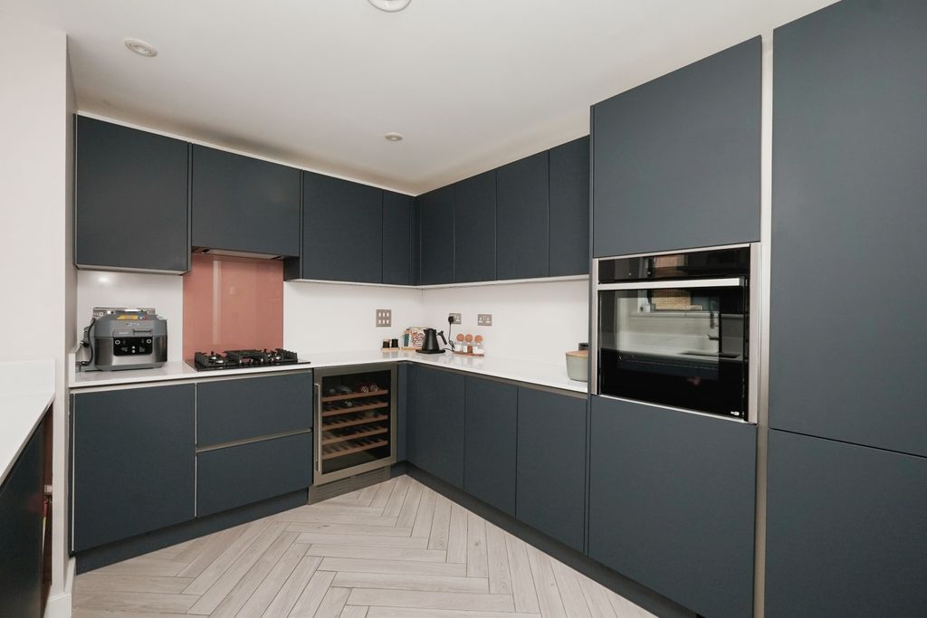 Property photo 2 of 29 Kitchen2