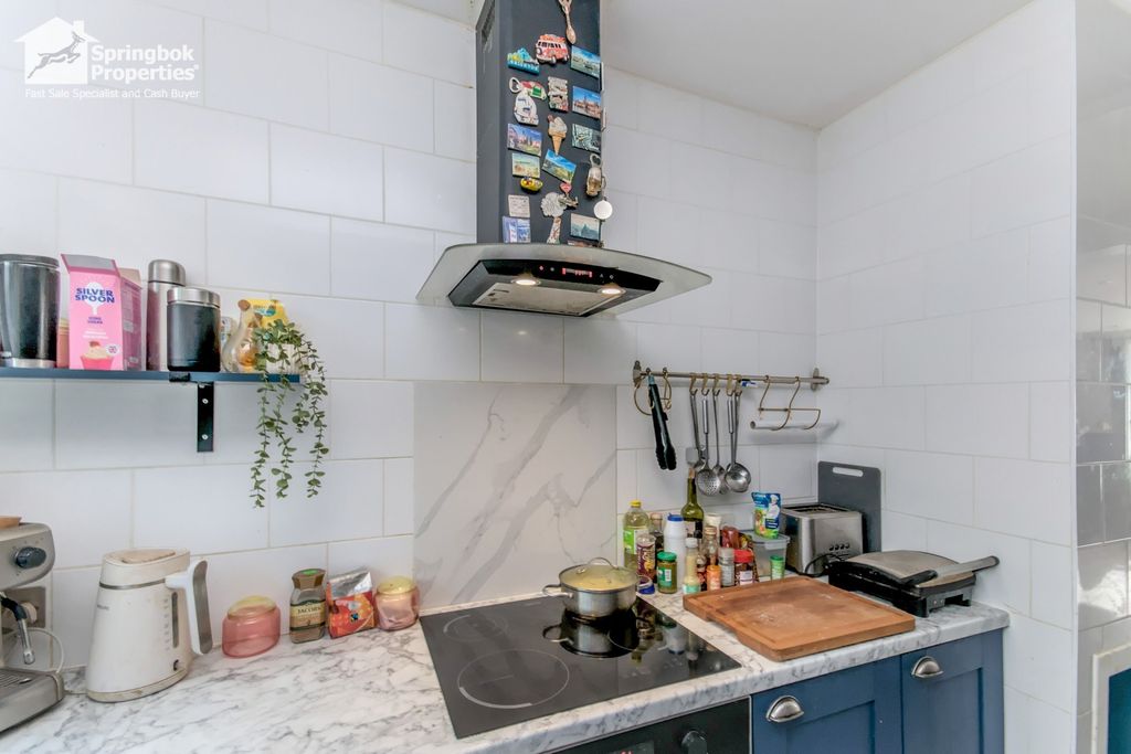 Property photo 3 of 13 Image 2